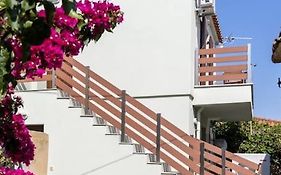 Το Σπίτι της Γιαγιάς 1 (Grandma's House 1)